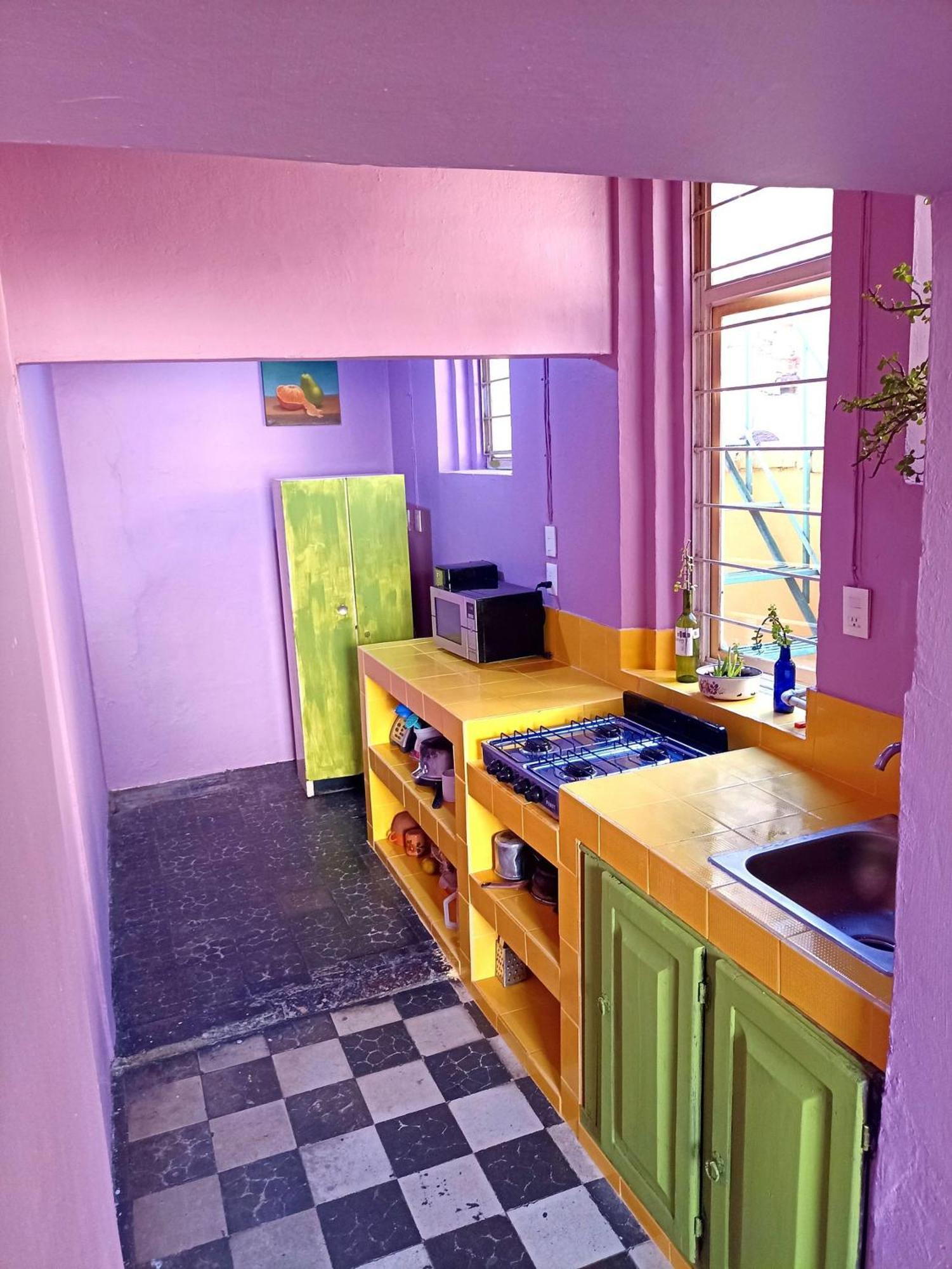 1 Guadalajara Corazon Del Centro Historico Hospedate En Una Casa Antigua En Una Habitacion Sencilla Con Areas Comunes Y Banos Compartidas Exterior foto